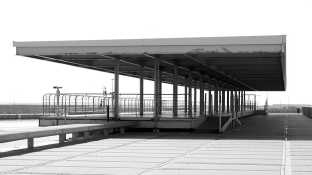 Image "Valencia harbour pier" by Cees Albers