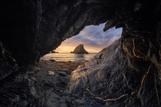 Image "The Golden Threshold" by Álvaro Lamas
