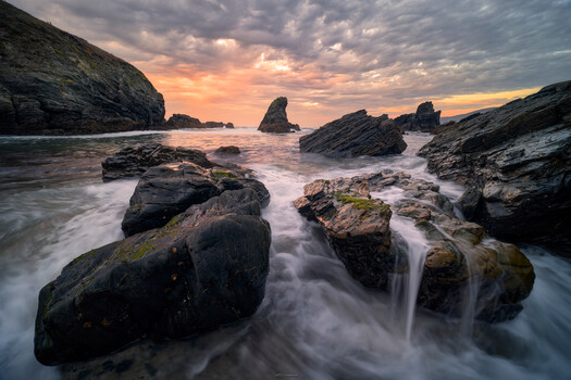 Image "Saltwater Veil" by Álvaro Lamas
