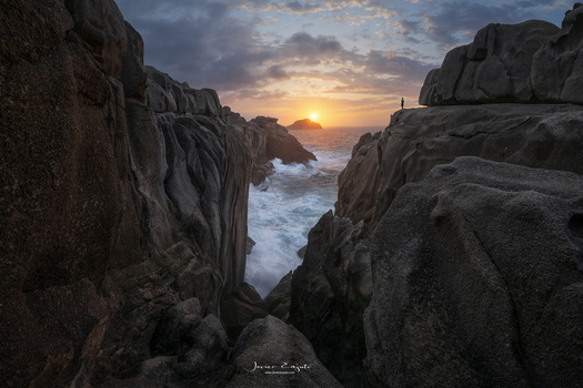 Acantilados de Papel (Paper Cliffs) by Javier Enjuto Garcia