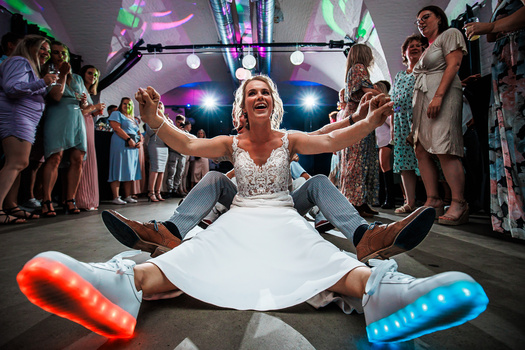 Wedding party fun by Teun Bakker
