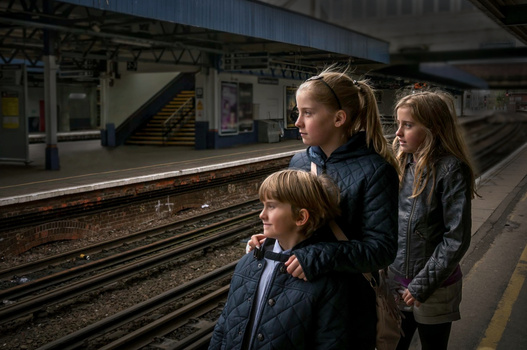 Image "YOUNG TRAVELLERS" by PEDRO Hayward