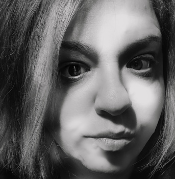 Image "Selfie in monochrome" by Ashley Levinson