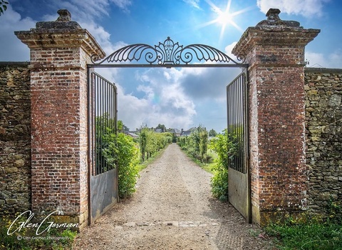 Image "Pottager entrance" by Glen Gorman