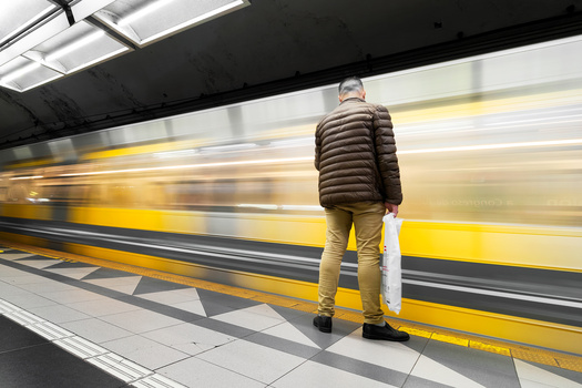 Image "Subway passenger" by Federico Weyland