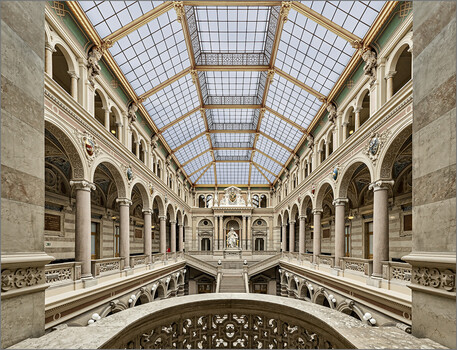 Image " Palace of Justice / Vienna" by Herbert A. Franke