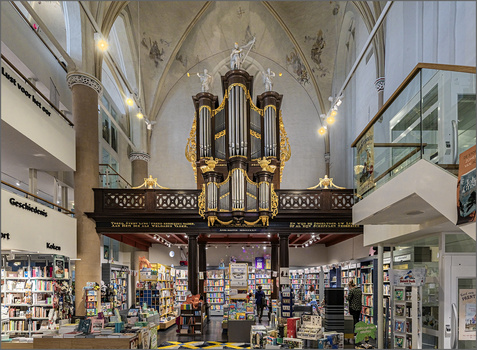 Image "Bookshop in the Broerenkerk in Zwolle" by Herbert A. Franke