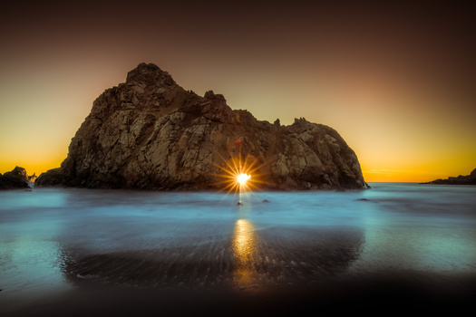 Image "Pfeiffer Beach" by Tom Lechthaler