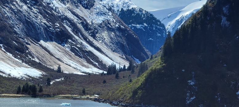 Image "Traveling to Tracy Arm Fjord" by John Bridgers