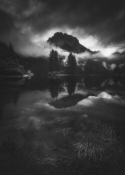 Image "Residual Silence in Stone" by Thomas de Franzoni