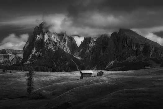 Image "As Eden Darkens" by Thomas de Franzoni
