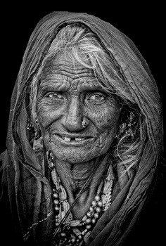 Image "gypsy woman" by saw sengee