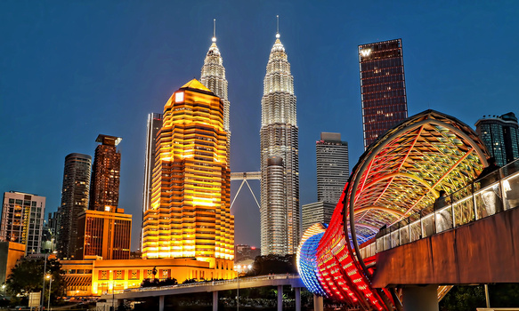 Image "Kuala Lumpur City Centre" by saw sengee