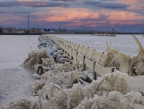 Image "Ice and more ice" by Linda Nellis