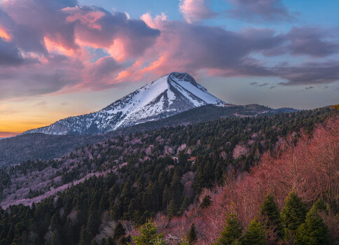 Image "Sunset on Mount Dirfys!" by Adithetos Μελουργός