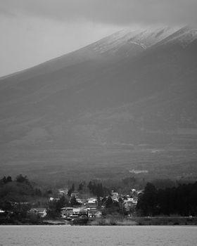 Image "View Across Lake Kawaguchiko to Mt Fuji" by James Woods