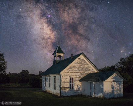 Image "Acorn Schoolhouse" by Shintaro Maeda