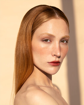Image "High-End Beauty Retouching | Natural Freckled Skin & Warm Sunlight" by IULIANA RETOUCH