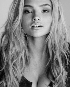 Image "Natalie | Portrait" by Jean-Claude Vorgeack