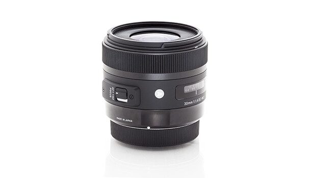 Fstoppers Reviews the Sigma 30mm f/1.4 DC HSM Prime Lens | Fstoppers