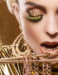 “Fille Matérialiste” / Material Girl by Kareem Quow