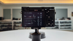 Screenshot of a camera monitor displaying exposure and focus information with histogram and zebra overlay.
