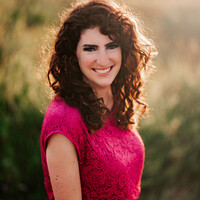 Profile picture for Elly McElhannon