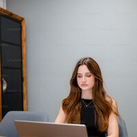 Profile picture for Julie Flore