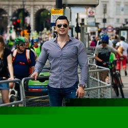 User picture for Thomas Gluch