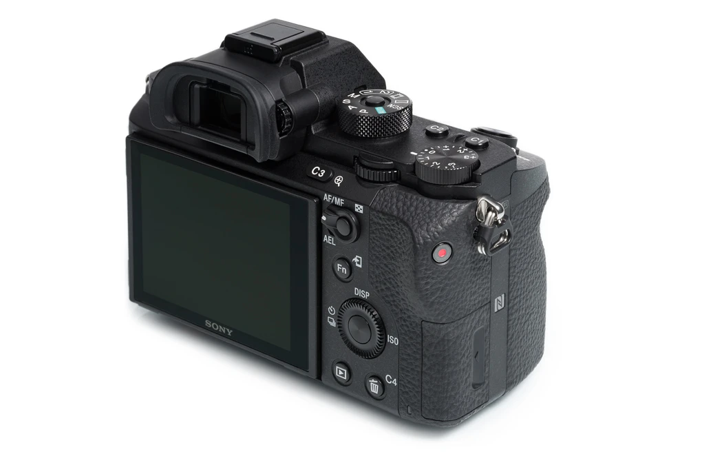 Fstoppers Reviews the Sony Alpha a7R II 42MP Full-Frame Camera