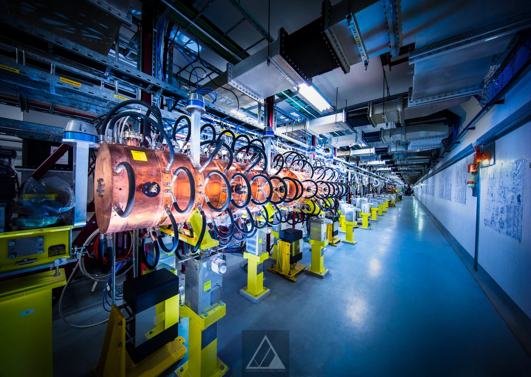 An accelerating structure in LINAC4 - Photo Andrew Hara