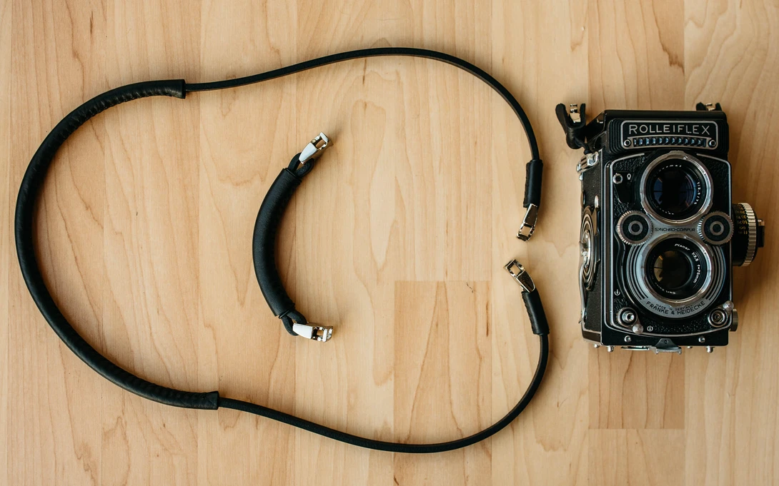 Photo of Deadcameras strap for Rolleiflex TLRs