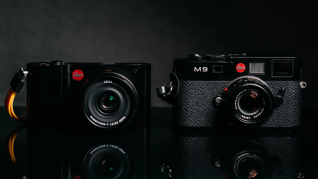 Photo of Leica T and Leica M9 from the front