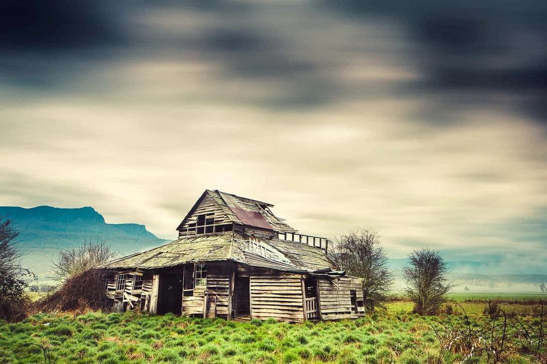woolshed, abandoned