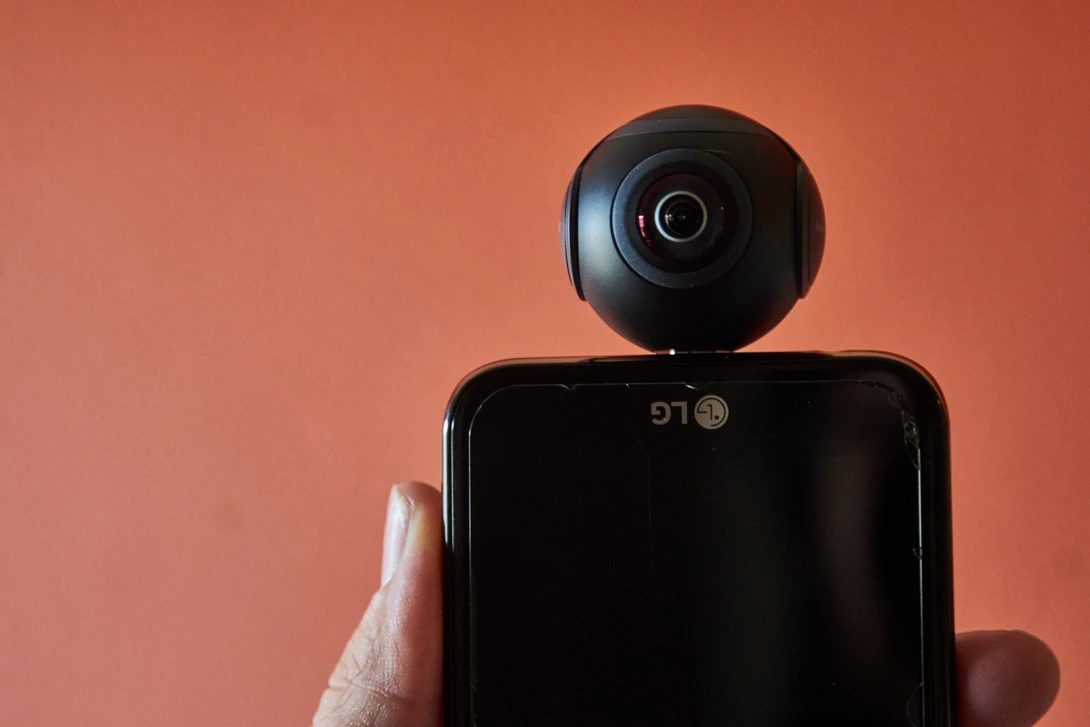 insta360 air 360 streaming facebook social media fstoppers 