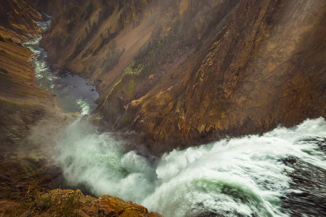 The brink of the Upper Falls.