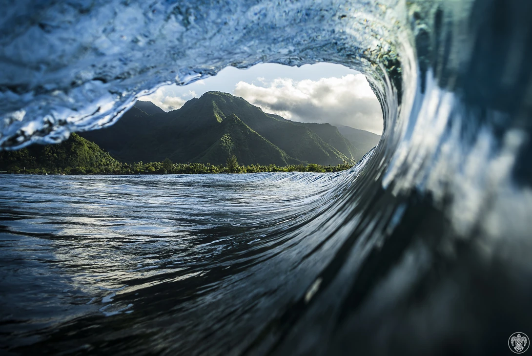 ben thouard, tahiti, wave photography, surf