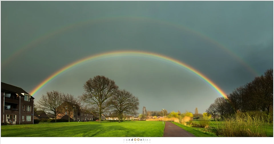 A beautiful rainbow with a clear bright area below the primary bow. Watch how the colors of the secondary bow are inverted. (EOS 1Dx with TS-E17mm shifted | ISO50 | f/8 | 1/80)