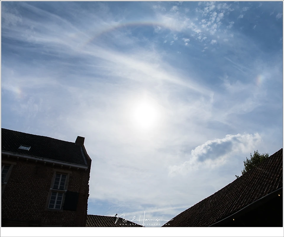 Although halos, sundogs and circumscribed arcs can also show rainbow colors, they are something completely different. Nevertheless, these atmospheric optical effects are also great to photograph