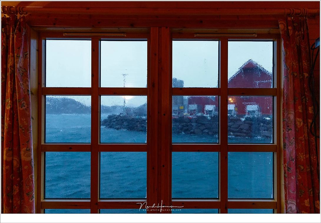 A great location does not mean you will be able to photograph the things you want or hoped for. During the 2019 Lofoten tour my group and I were stranded due to gale force 11 and heavy rain. No sunset, no nice clouds and no Northern Light. 