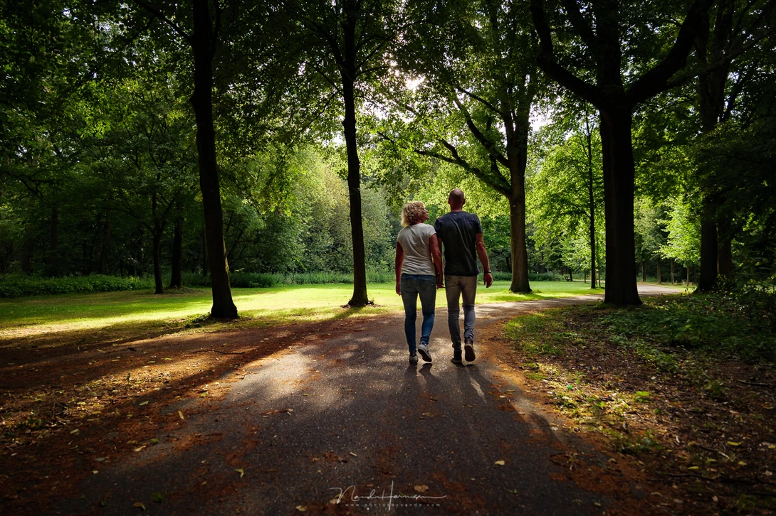 Beautiful light during the loveshoot of Jeanneke and Tonny (24mm | ISO100 | f/4 | 1/160)