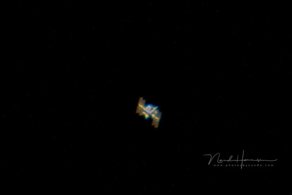 I caught it; the International Space Station. Shot out of hand, with a 2x tele-converter, and a 1,6 crop camera (2560mm FF equiv.), tracking the fast moving star in the evening sky. The image may not be award winning, but I succeeded capturing it (EOS 7D2