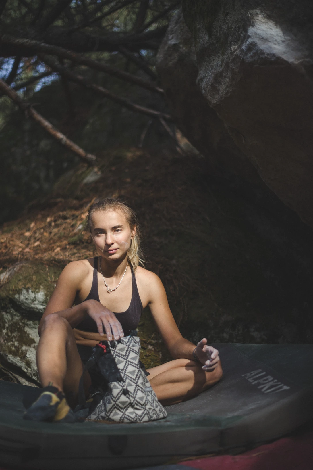 Zofia climbing — Yongnuo 50mm