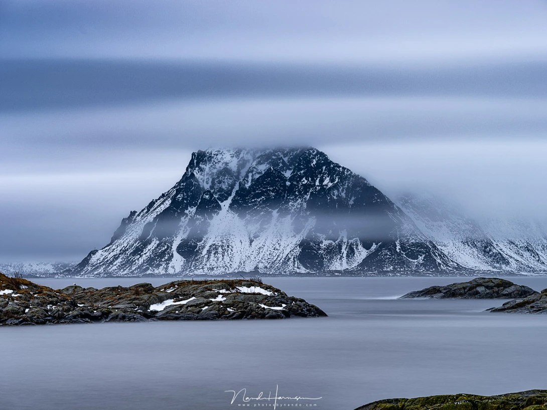 Shooting long exposures can be fun, and can provide a new dimension to your photos. For this you need to use filters and a filter system is a good choice. For Winter at Lofoten I was asked to use the new Haida M10 system with the new Red Diamond filters. 