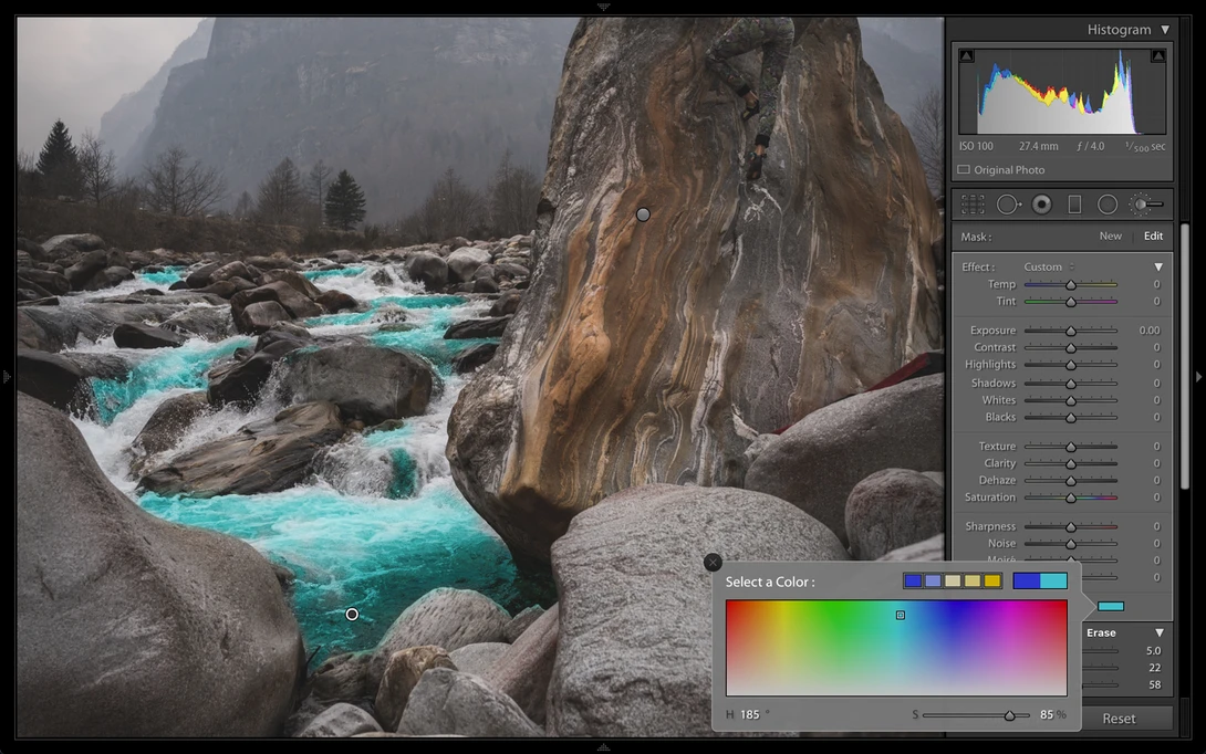 Lightroom Adjustment Brush paint water blue