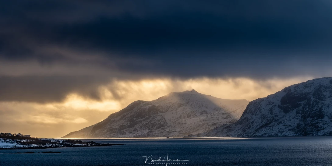 Light at the end of the afternoon (250mm, ISO200, f/7.1, 1/450s, Haida CPL, handheld)