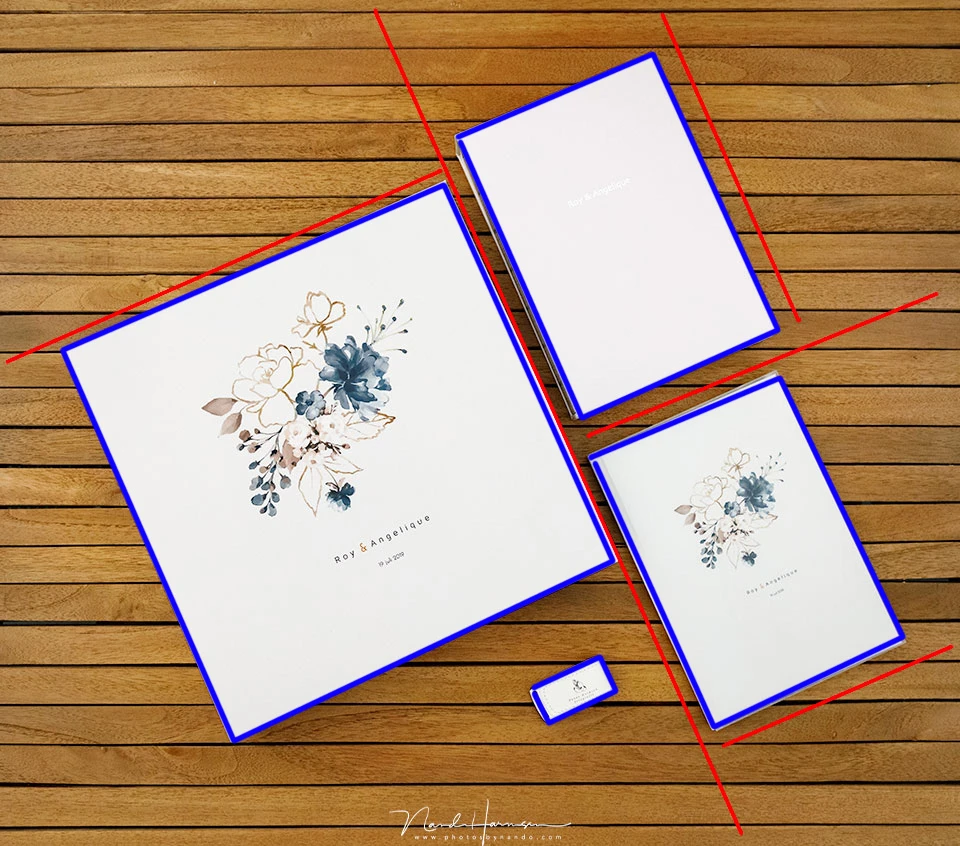 A geometrical compostion has emerged by arranging these wedding albums for promotional use.