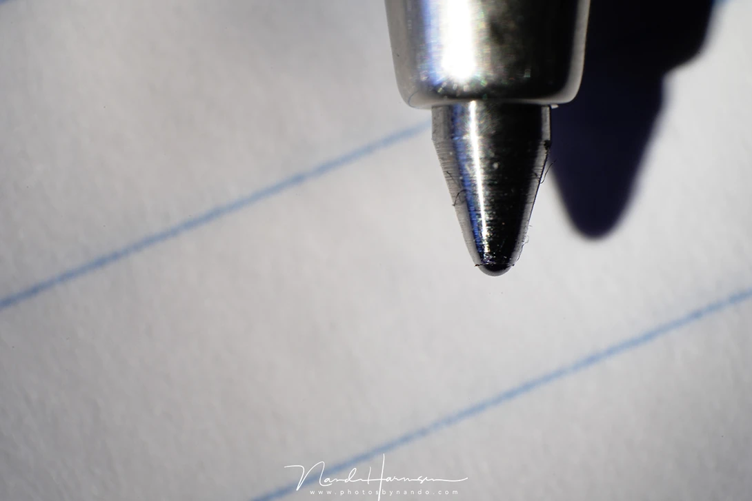 A ballpoint pen and paper (EOS 1Dmk3 + EF17-40mm reversed at 17mm | f/8 | ISO100 | 2.5s)