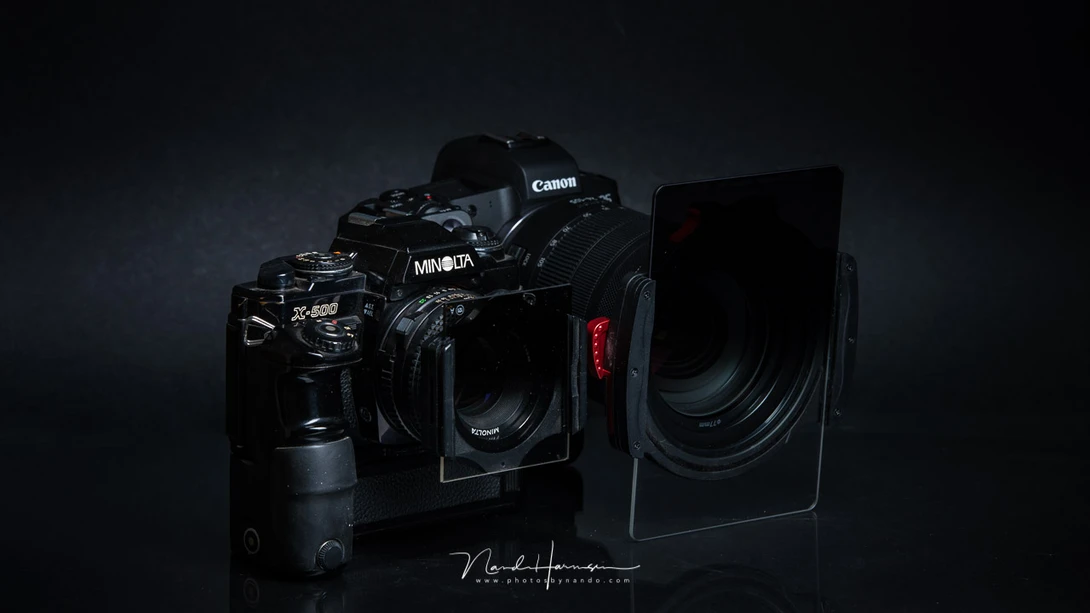 Neutral density gradient filter are not a new phenomenon. In the early days of photography Cokin came up with the revolutionary idea of these filters. Here you see my old Minolta X-500 with Cokin filters, and the brand new Canon EOS R with the Haida M10 f