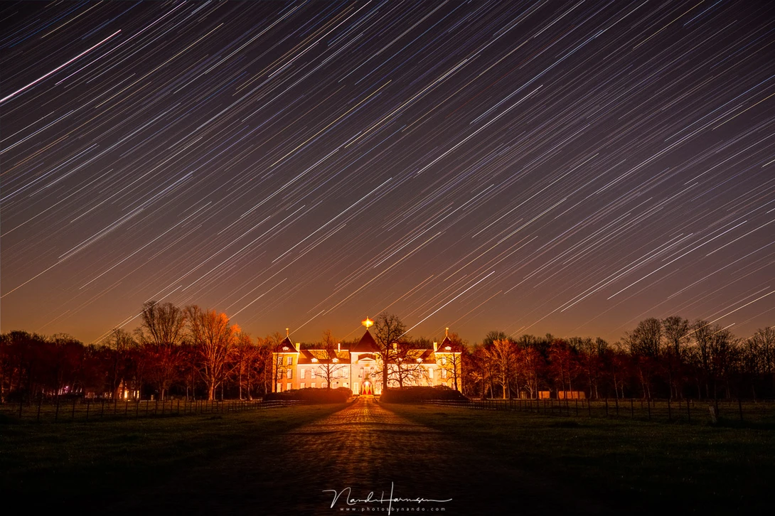 Photographing startrails is a fun thing to do. If you use a shutter speed that is long enough, the stars will make the trails for you. (84x 30 seconds exposure, 35mm focal length)